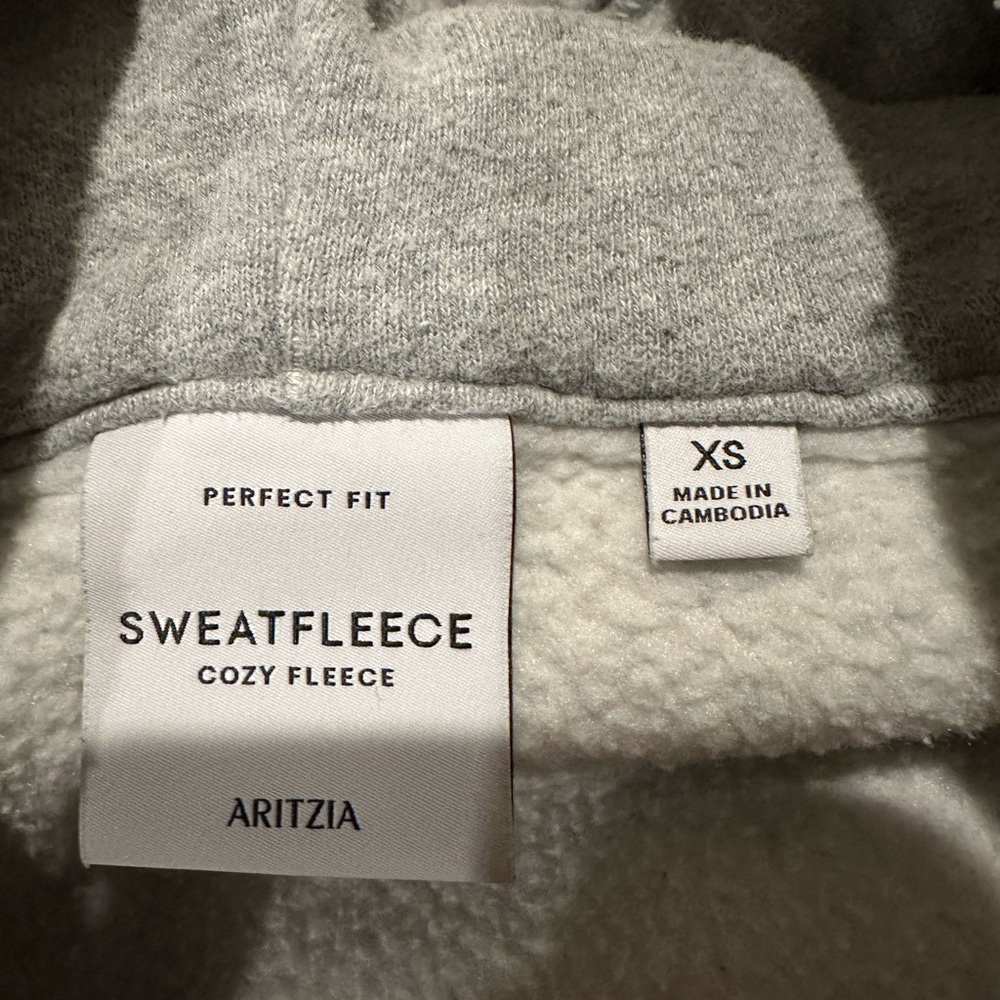 Aritzia Gray Perfect Fit Sweat fleece Zip-Up Hoodie EUC. - Picture 8 of 9